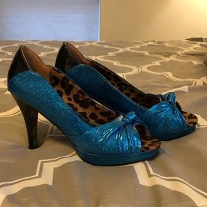 Bettie Page blue sparkle peeptoe heels pumps, sz 9